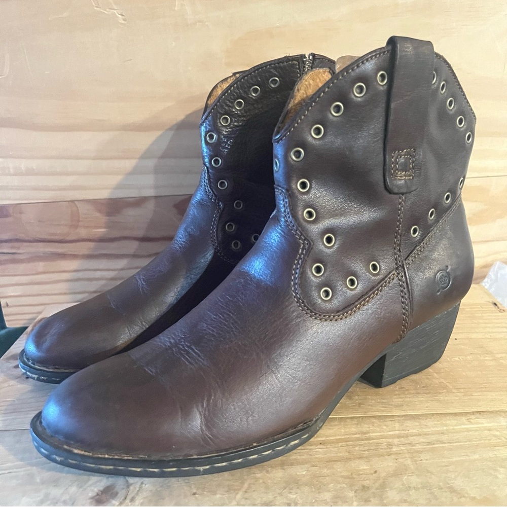 Born Chocolate Brown Leather Grommet Western Ankle Booties size 9 - Picture 11 of 13